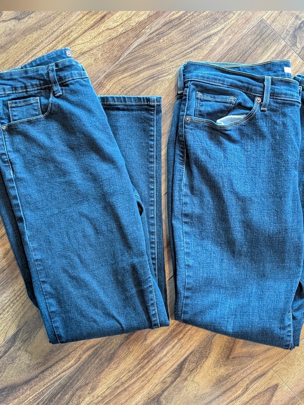 2 Pairs Of Women's Dark Blue Stretch Jeans - Classic Fit